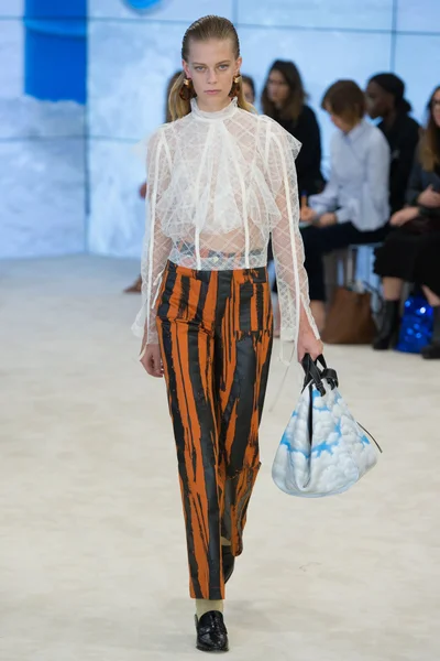 Look 40